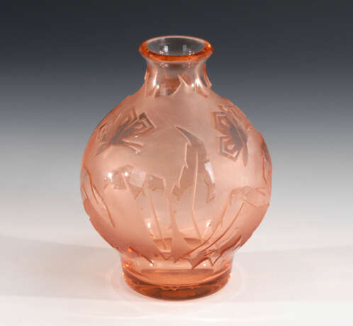 Vase mit Schmetterlingsdekor, SCHREIBER ; NEFFEN - photo 1