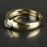 Brillant-Solitär-Ring, 0,5 Karat, Gelbgold 585, massiv gearbeitet, zeitloses Schmuckstück, sehr gut. - фото 2