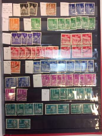 Briefmarkensammlung: Alliierte Besetzung: Amerikanische, Britische, Französische Zone, Saargebiete, 1945 - 1948. - фото 3