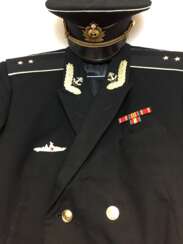 Uniformjacke und Schirmmütze der Sowjetischen Flotte, 1971-1990, Mitschman / Midshipman / Fähnrich, sehr gute Erhaltung.
