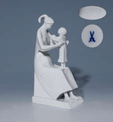 Seltene Figurengruppe: "Mutter mit Kind", MEISSEN 1958