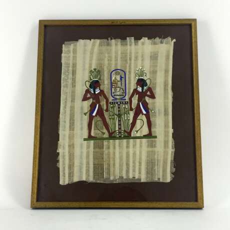 Papyrus / Erdfarben auf Papyrus: ägyptische Darstellung, hinter Glas im Rahmen, Mitte 20. Jahrhundert, sehr gut. - Foto 2