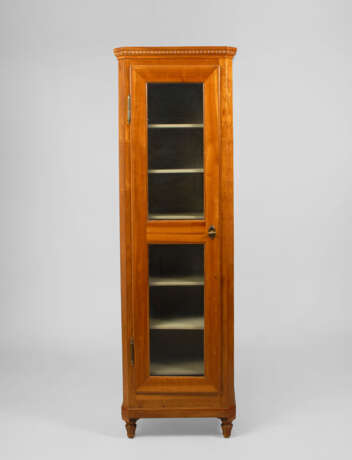 Biedermeier-Pfeiler-Vitrinenschrank - photo 1