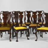 8 + 2 Stühle im Stil des Barock - photo 1