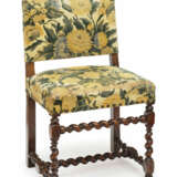 Ein Paar Stühle, Frankreich (?), um 1700 - Foto 2