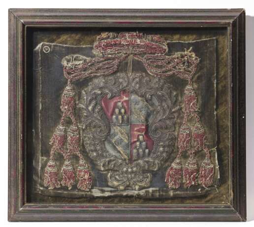 Zwei Wappenstickereien, Italien, 17. Jahrhundert - фото 2