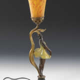Art-Déco-Tischlampe mit Tänzerin und buntem Glasschirm - фото 2