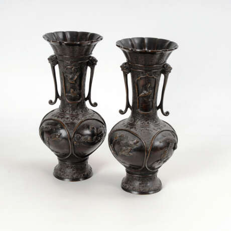 Paar asiatische Bronzevasen - фото 1