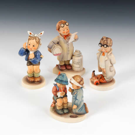 4 HUMMEL-Figuren: Kleiner Apotheker, Junge mit Zahnschmerzen, Puppendoktor, - фото 1
