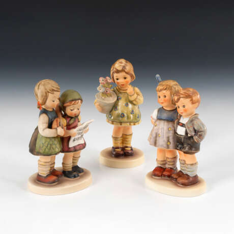 3 HUMMEL-Figuren: Musizierende Kinder, Geschwisterpaar, Mädchen mit - photo 1