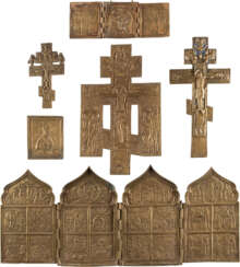 DREI KRUZIFIXE, TRIPTYCHON, TETRAPTYCHON UND EINE BRONZE-IKONE