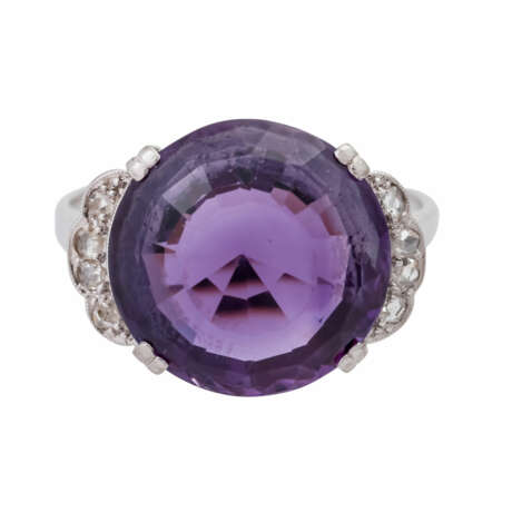 Ring with round Amethyst of approx. 14 mm and 8 diamond roses, - photo 1