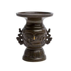 Feine Vase aus Bronze. JAPAN, Meiji-Zeit (1868-1912).