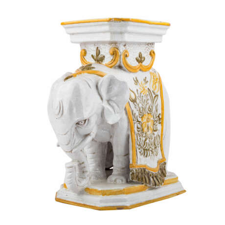 Elefant aus Keramik als Blumensäule. - photo 1