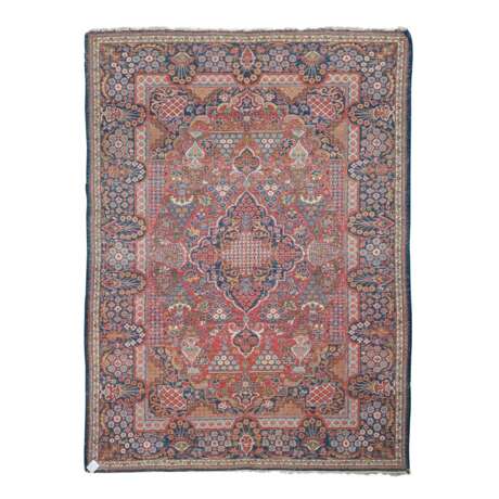 Orientteppich. PERSIEN, 20. Jahrhundert, 202x133 cm. - photo 2