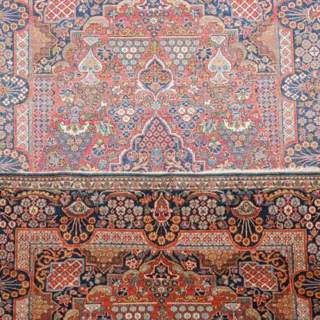 Orientteppich. PERSIEN, 20. Jahrhundert, 202x133 cm. - photo 3