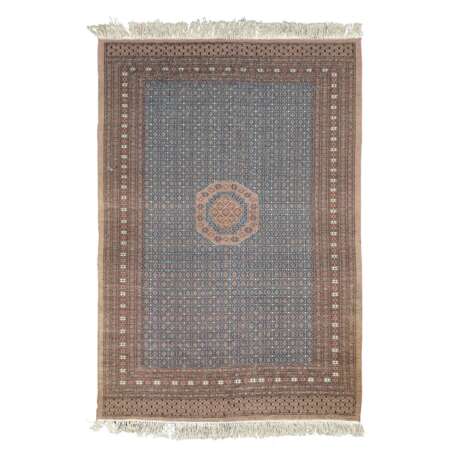 Orientteppich.PAKISTAN, 20. Jahrhundert, 187x127 cm. - photo 2