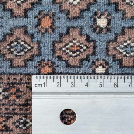 Orientteppich.PAKISTAN, 20. Jahrhundert, 187x127 cm. - Foto 4