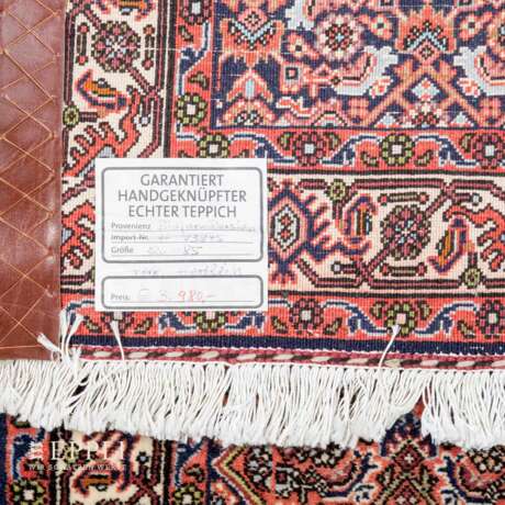 Orientteppich. BIDJAR/PERSIEN, 20. Jahrhundert, 328x85 cm. - Foto 4