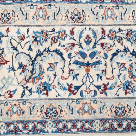 Orientteppich. NAIN/IRAN, 20. Jahrhundert, 300x200 cm. - Foto 5
