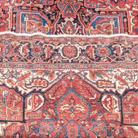 Orient carpet. HERIZ/PERSIA, 20. Century, 387x300 cm. - photo 2