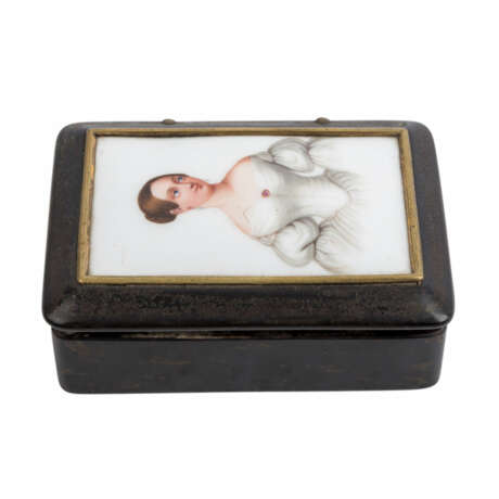 Anatomical snuffbox in the Form of a lacquer box WITH painting on PORCELAIN - photo 2
