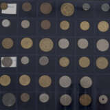 Weltmünzen - zwei Spezialkoffer gut mit Münzen - Foto 2