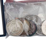 Aktenkoffer mit Münzen und Medaillen - - Foto 2