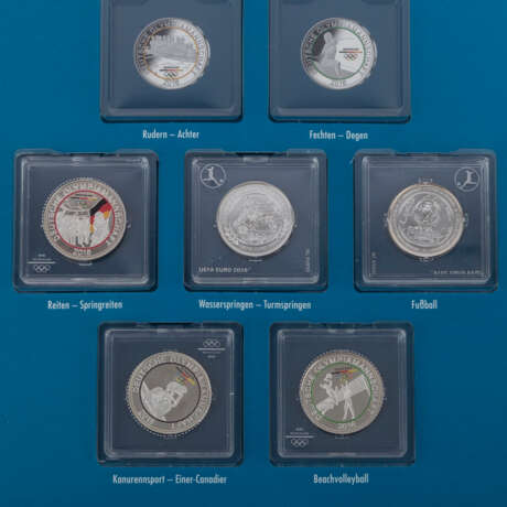 Tüte voll Münzen und Medaillen, mit SILBER - - photo 1
