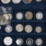 Tüte mit Münzen und Medaillen, dabei GOLD und viel SILBER - - фото 3