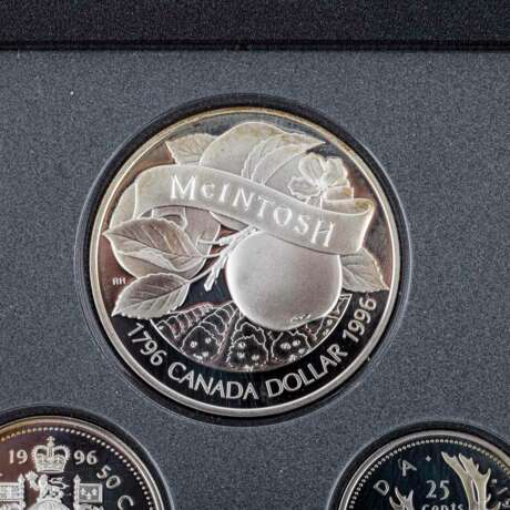 Kanada - 11 Proof Sets und 2 Fifty Cent Four-Coin Sets, - Foto 2
