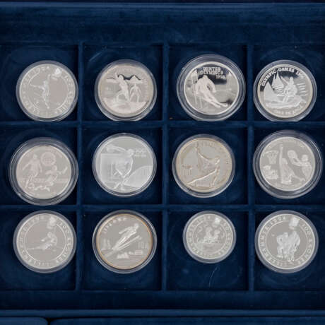 Olympische Spiele - Weitere Schatulle mit 36 Münzen, - photo 2