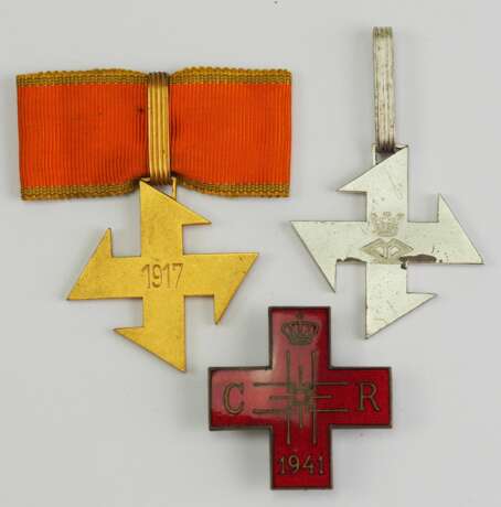 Rumänien: Lot von 3 Rot-Kreuz Auszeichnungen. - Foto 1