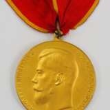 Russland: Große Verdienstmedaille, Nikolaus II., am Bande des St. Annen-Ordens. - фото 1