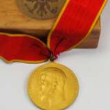 Russland: Große Verdienstmedaille, Nikolaus II., am Bande des St. Annen-Ordens. - фото 3