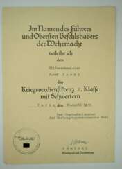 Kriegsverdienstkreuz, 2. Klasse mit Schwertern Urkunde für einen Hilfswerkmeister - Original Unterschrift Admiral Krancke.