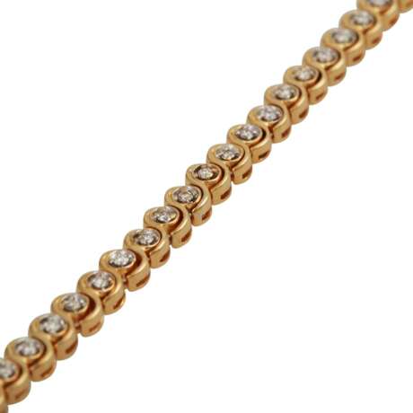 Armband rundum besetzt mit 42 Brillanten, zusammen ca. 0,8 ct, - фото 4