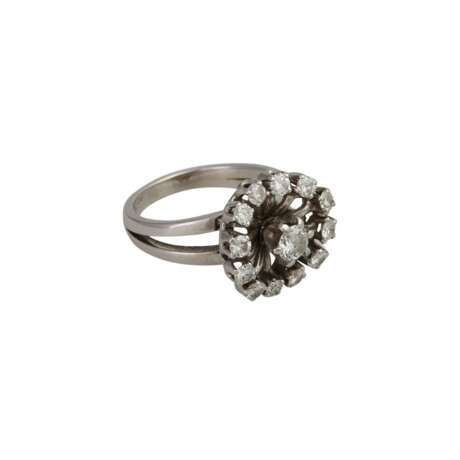 Ring mit Brillanten zusammen ca. 0,9 ct - photo 2