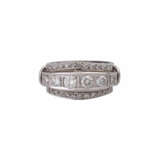 Ring mit Brillanten und Diamanten, zusammen ca. 0,75 ct, - фото 1