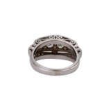 Ring mit Brillanten und Diamanten, zusammen ca. 0,75 ct, - photo 4