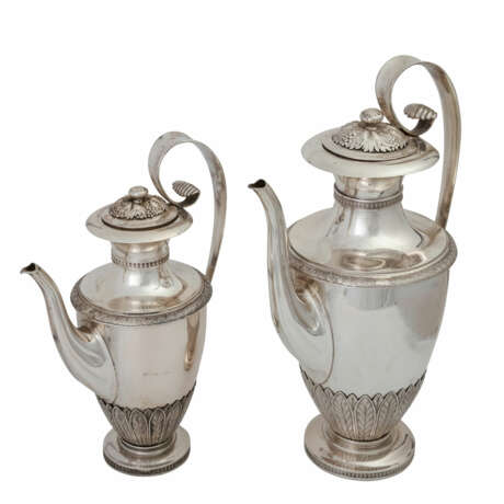 STUTTGART Kaffeekanne und Mokkakanne, Silber, um 1800. - фото 1