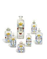 Sieben Apothekenflaschen