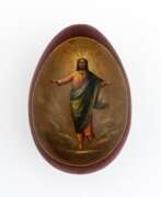 Eier. Lack-Osterei mit segnendem Christus und rückseitigen Passionswerkzeugen