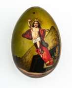 Eier. Lack-Osterei mit Auferstehung Jesu und rückseitigen Symbolen
