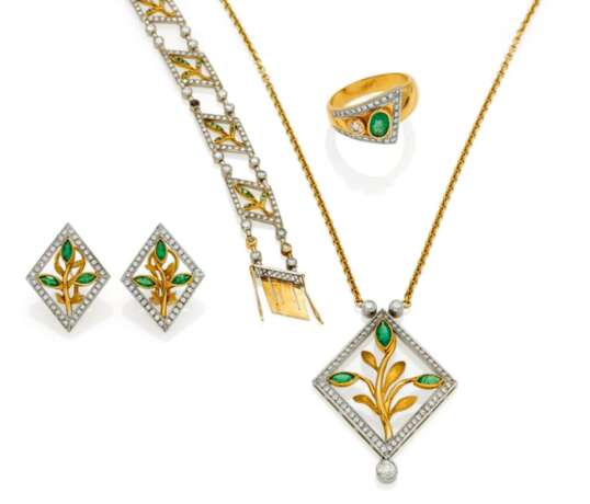 Smaragd-Diamant-Set: Armband, Anhängerkette, Ring und Ohrclips - photo 1