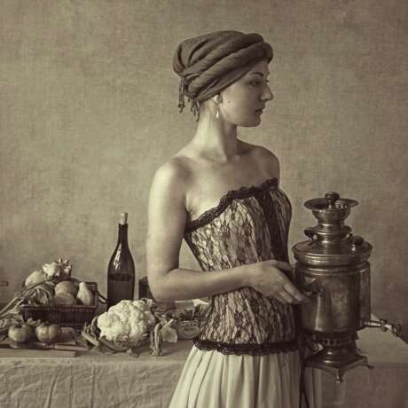 “Woman with samovar” Paper Digital photography 2019 - photo 1
