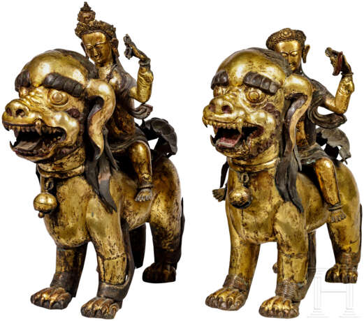 Ein Paar Foo-Löwen mit himmlischen Reitern, sino-tibetisch, 18. Jahrhundert - Foto 1