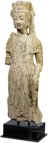 Figur eines stehenden Bodhisattvas, China, Nördliche Qi-Dynastie (550 - 577) - Foto 1
