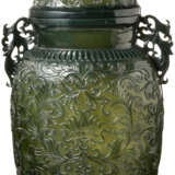 Große Vase aus geschnittener Jade, China, 19. Jahrhundert - photo 2