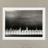 Beuys, Joseph. Am Klavier George Jappe, 1974 - Foto 1